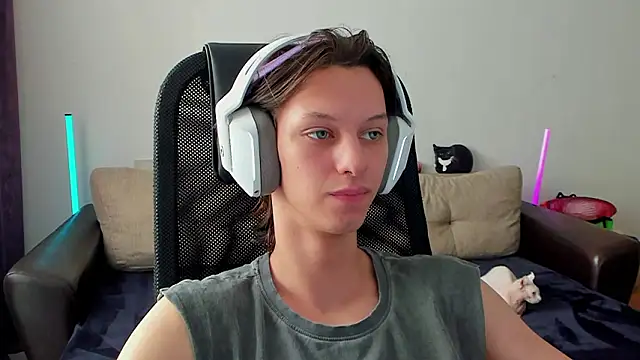 Snapshot of Ostin_meow chatting on March 1, 2026, 10:17 am Ostin meow online show from March 1, 2026, 10:17 am