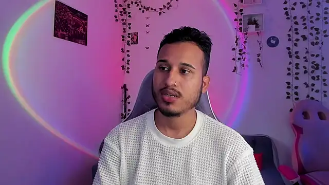 Snapshot of Raf_brunette chatting on December 2, 2024, 11:34 am Raf brunette online show from December 2, 2024, 11:34 am