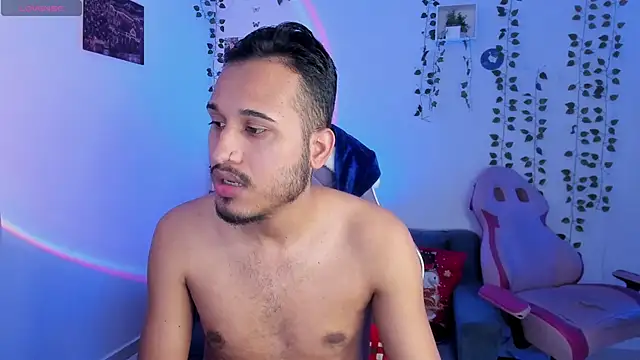 Snapshot of Raf_brunette chatting on December 3, 2024, 12:06 pm Raf brunette online show from December 3, 2024, 12:06 pm