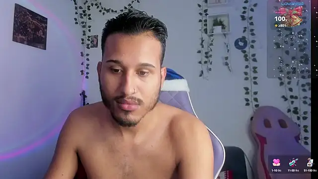 Snapshot of Raf_brunette chatting on December 6, 2024, 1:33 pm Raf brunette online show from December 6, 2024, 1:33 pm