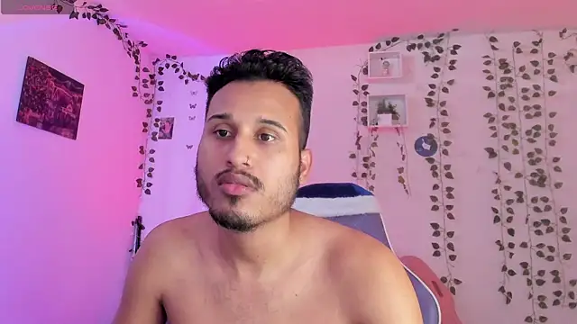 Snapshot of Raf_brunette chatting on December 7, 2024, 8:27 pm Raf brunette online show from December 7, 2024, 8:27 pm