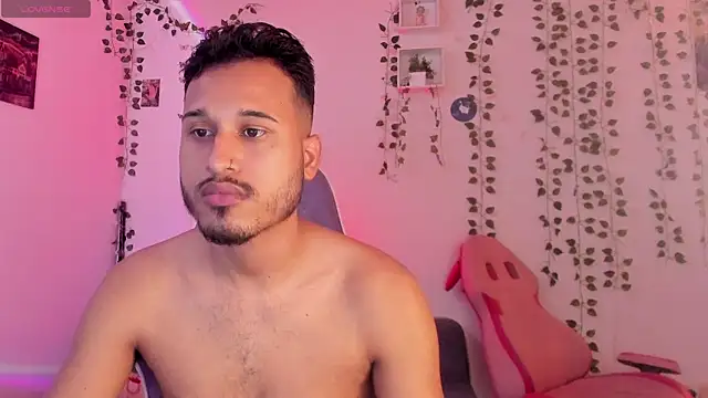 Snapshot of Raf_brunette chatting on December 11, 2024, 2:44 pm Raf brunette online show from December 11, 2024, 2:44 pm