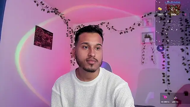 Snapshot of Raf_brunette chatting on December 14, 2024, 11:50 am Raf brunette online show from December 14, 2024, 11:50 am