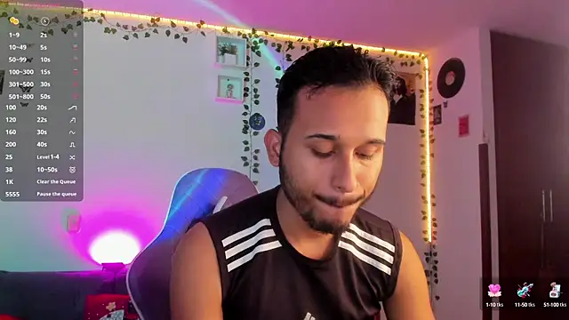 Snapshot of Raf_brunette chatting on January 6, 2025, 11:29 am Raf brunette online show from January 6, 2025, 11:29 am