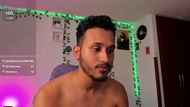 Snapshot of Raf_brunette chatting on January 9, 2025, 1:02 pm Raf brunette online show from January 9, 2025, 1:02 pm