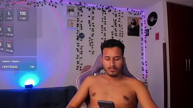 Snapshot of Raf_brunette chatting on January 14, 2025, 1:06 pm Raf brunette online show from January 14, 2025, 1:06 pm