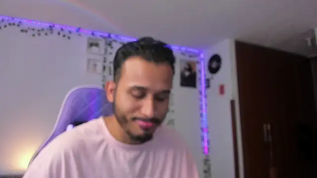 Snapshot of Raf_brunette chatting on January 16, 2025, 12:31 pm Raf brunette online show from January 16, 2025, 12:31 pm