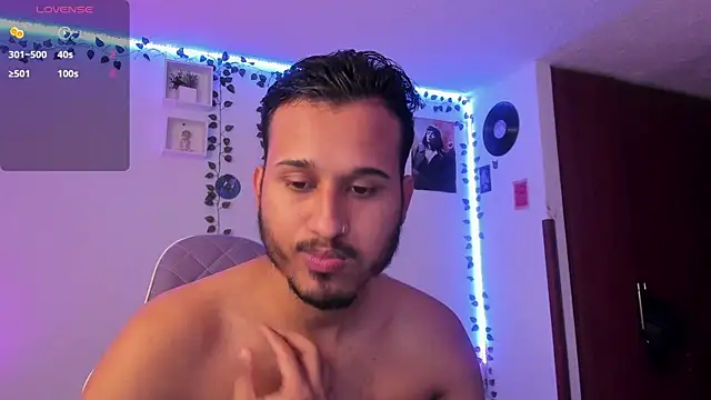 Snapshot of Raf_brunette chatting on January 22, 2025, 12:27 pm Raf brunette online show from January 22, 2025, 12:27 pm