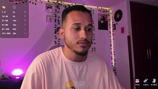 Snapshot of Raf_brunette chatting on February 13, 2025, 12:32 pm Raf brunette online show from February 13, 2025, 12:32 pm