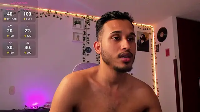 Snapshot of Raf_brunette chatting on February 23, 2025, 11:11 am Raf brunette online show from February 23, 2025, 11:11 am