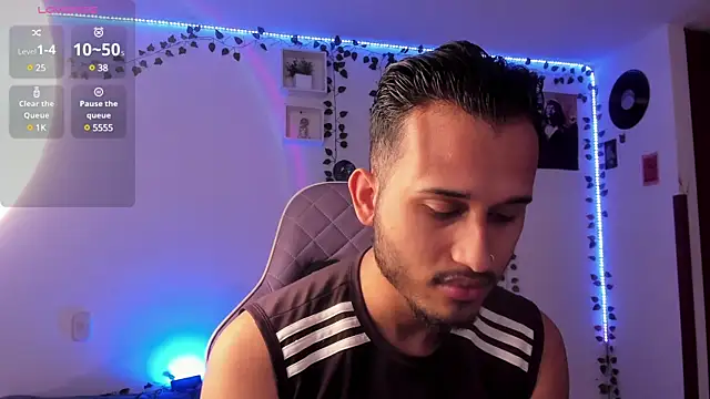 Snapshot of Raf_brunette chatting on February 27, 2025, 11:41 am Raf brunette online show from February 27, 2025, 11:41 am