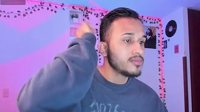 Snapshot of Raf_brunette chatting on March 2, 2025, 1:49 pm Raf brunette online show from March 2, 2025, 1:49 pm