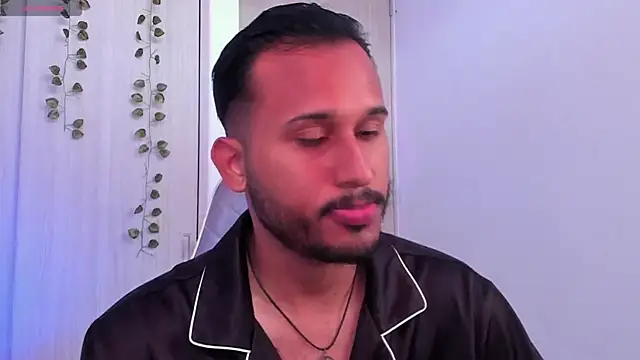 Snapshot of Raf_brunette chatting on December 19, 2025, 1:51 pm Raf brunette online show from December 19, 2025, 1:51 pm