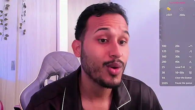 Snapshot of Raf_brunette chatting on February 13, 2026, 12:45 pm Raf brunette online show from February 13, 2026, 12:45 pm