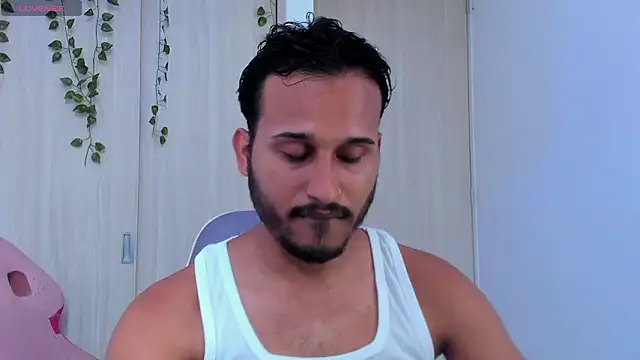 Snapshot of Raf_brunette chatting on March 27, 2026, 6:51 pm Raf brunette online show from March 27, 2026, 6:51 pm