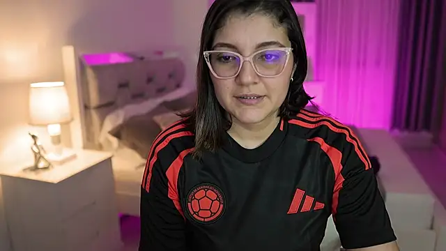 Snapshot of Camilaa_bueno chatting on December 22, 2024, 3:11 am Camilaa bueno online show from December 22, 2024, 3:11 am