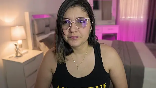 Snapshot of Camilaa_bueno chatting on January 1, 2025, 5:55 pm Camilaa bueno online show from January 1, 2025, 5:55 pm