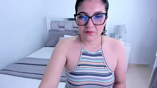 Camilaa bueno online show from April 29, 2026, 11:44 pm