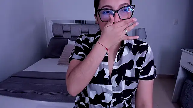 Camilaa bueno online show from May 16, 2026, 10:52 pm