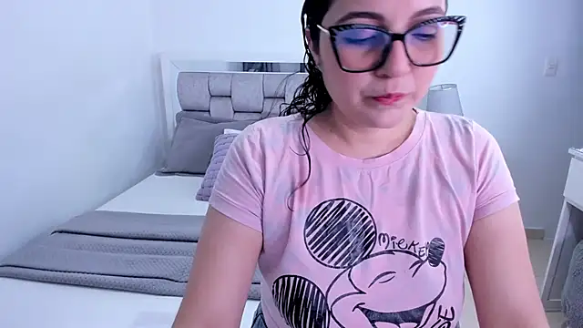 Camilaa bueno online show from May 20, 2026, 11:33 pm
