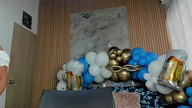 Any topless online show from October 1, 2025, 11:05 am