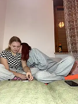 Snapshot of ella_grays chatting on October 15, 2025, 6:19 pm ella grays online show from October 15, 2025, 6:19 pm