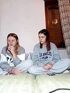 Snapshot of ella_grays chatting on October 23, 2025, 6:17 pm ella grays online show from October 23, 2025, 6:17 pm