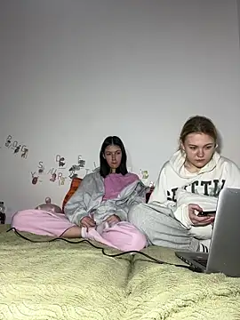 ella grays online show from March 27, 2026, 6:40 pm