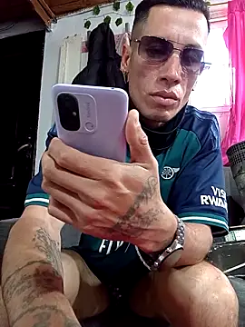 FlacoDani online show from October 7, 2025, 5:10 pm