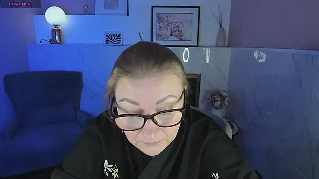 Snapshot of AlexandraKind chatting on January 3, 2025, 5:10 pm AlexandraKind online show from January 3, 2025, 5:10 pm