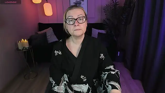 Snapshot of AlexandraKind chatting on January 20, 2025, 8:40 pm AlexandraKind online show from January 20, 2025, 8:40 pm