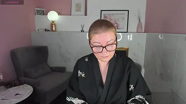 Snapshot of AlexandraKind chatting on February 1, 2025, 7:44 pm AlexandraKind online show from February 1, 2025, 7:44 pm