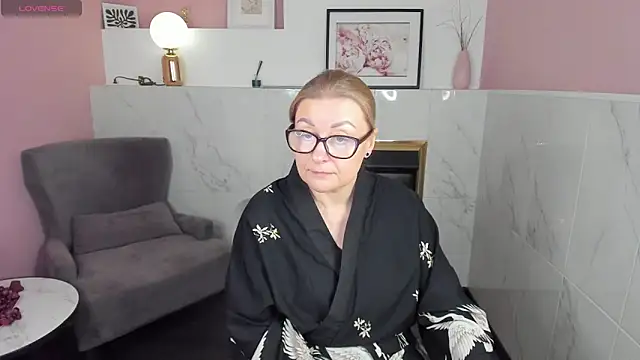 Snapshot of AlexandraKind chatting on February 12, 2025, 7:56 pm AlexandraKind online show from February 12, 2025, 7:56 pm