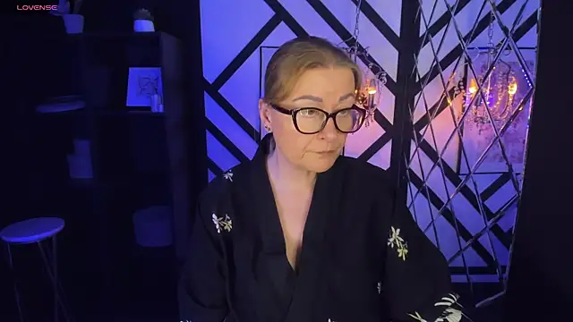 Snapshot of AlexandraKind chatting on February 14, 2025, 11:42 pm AlexandraKind online show from February 14, 2025, 11:42 pm
