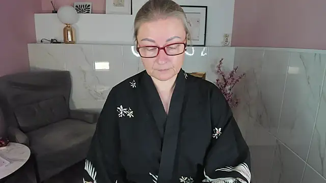 Snapshot of AlexandraKind chatting on September 14, 2025, 1:32 pm AlexandraKind online show from September 14, 2025, 1:32 pm