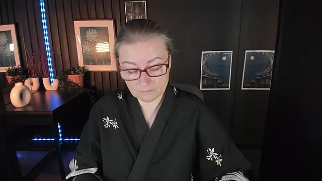 AlexandraKind online show from September 30, 2025, 1:38 pm