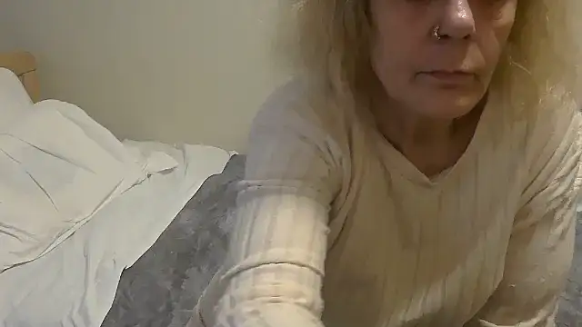 housewife shantie online show from October 21, 2025, 2:29 pm