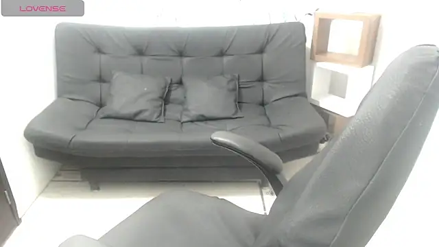 Snapshot of lulu_25_ chatting on April 21, 2026, 8:34 pm lulu 25 online show from April 21, 2026, 8:34 pm