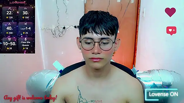 Snapshot of tanjiro_cute chatting on October 19, 2025, 6:14 am tanjiro cute online show from October 19, 2025, 6:14 am