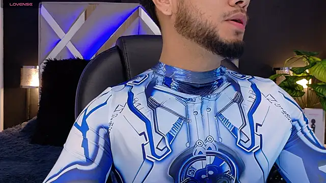 Tommidubois online show from November 28, 2025, 4:04 am