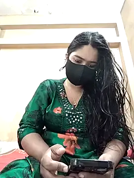 Magical Girl- online show from October 22, 2025, 4:13 am