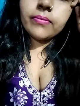 Snapshot of Love-Veronica chatting on February 25, 2026, 12:59 pm Love-Veronica online show from February 25, 2026, 12:59 pm