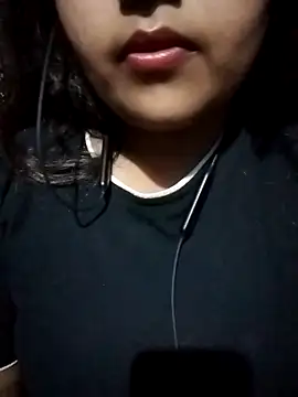 Love-Veronica online show from March 19, 2026, 5:17 pm