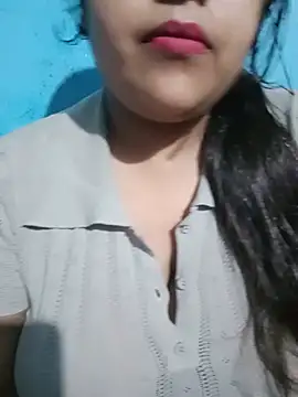 Love-Veronica online show from July 7, 2026, 6:23 pm