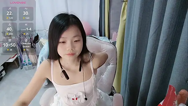 Lena-yyds online show from October 6, 2025, 2:03 pm