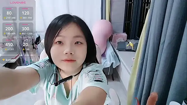 Lena-yyds online show from October 8, 2025, 5:21 pm