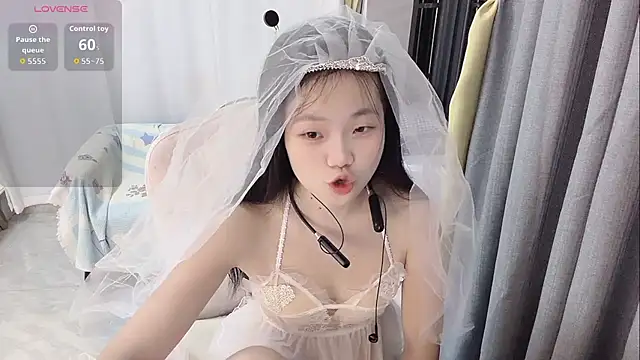 Lena-yyds online show from November 6, 2025, 5:03 pm