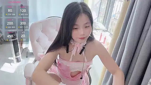 Lena-yyds online show from November 16, 2025, 4:51 am