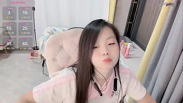 Lena-yyds online show from November 21, 2025, 10:47 am