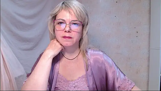 Snapshot of sweetsunset11 chatting on March 7, 2026, 3:36 am sweetsunset11 online show from March 7, 2026, 3:36 am